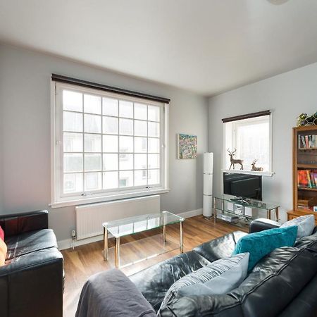 Royal Mile Modern Apartment Edimburgo Exterior foto